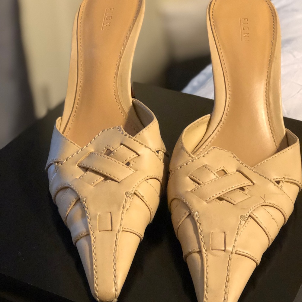 Beige slides